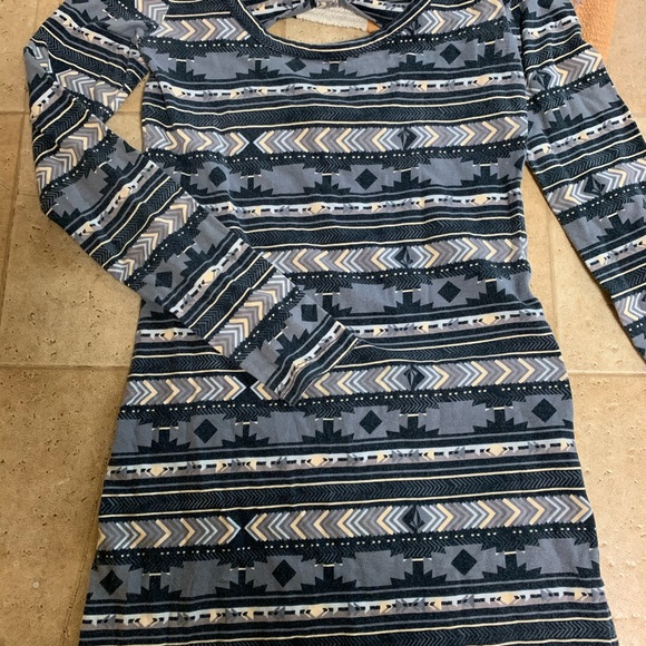 💕 Tribal Print Long Sleeve Bodycon Dress 🎉 - Picture 2 of 4